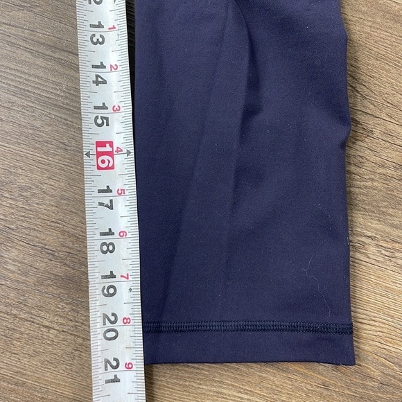 Lululemon Women’s 21” Align Crop Leggings, True Navy, size 6 - Picture 8 of 13